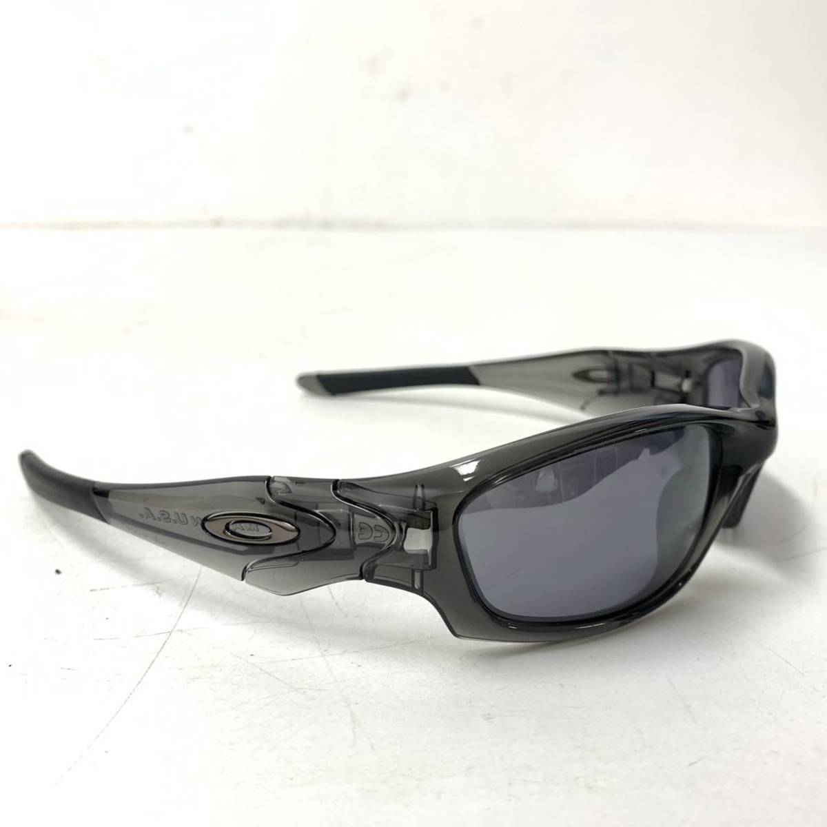 新品未使用 箱付き OAKLEY サングラス Straight jacket 眼鏡 新品未使用 箱付き OAKLEY サングラス Straight jacket 眼鏡