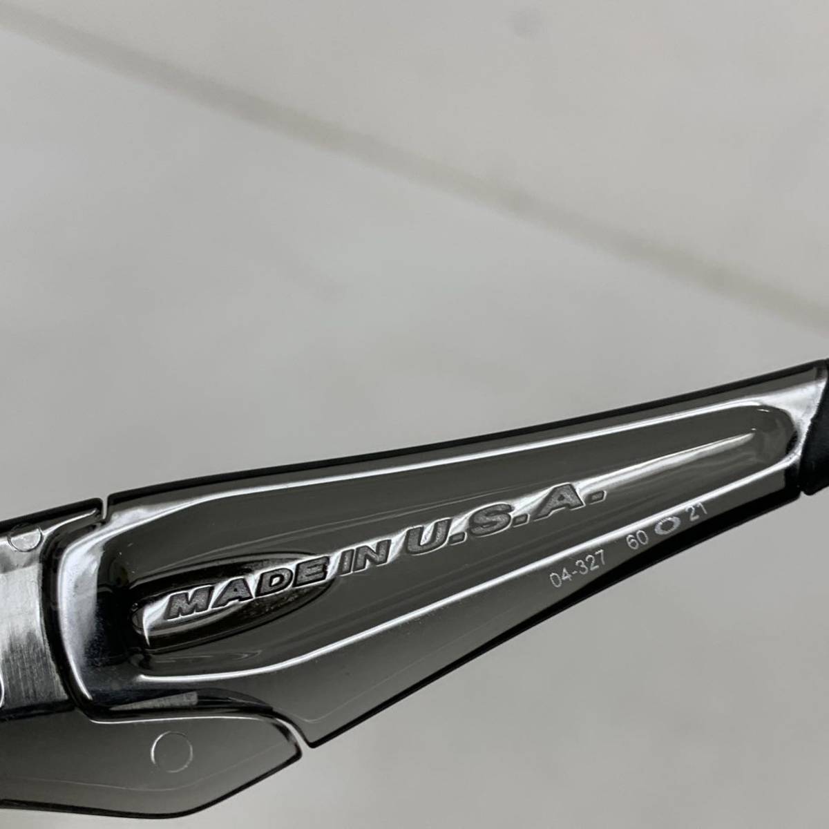 新品未使用 箱付き OAKLEY サングラス Straight jacket 眼鏡 新品未使用 箱付き OAKLEY サングラス Straight jacket 眼鏡