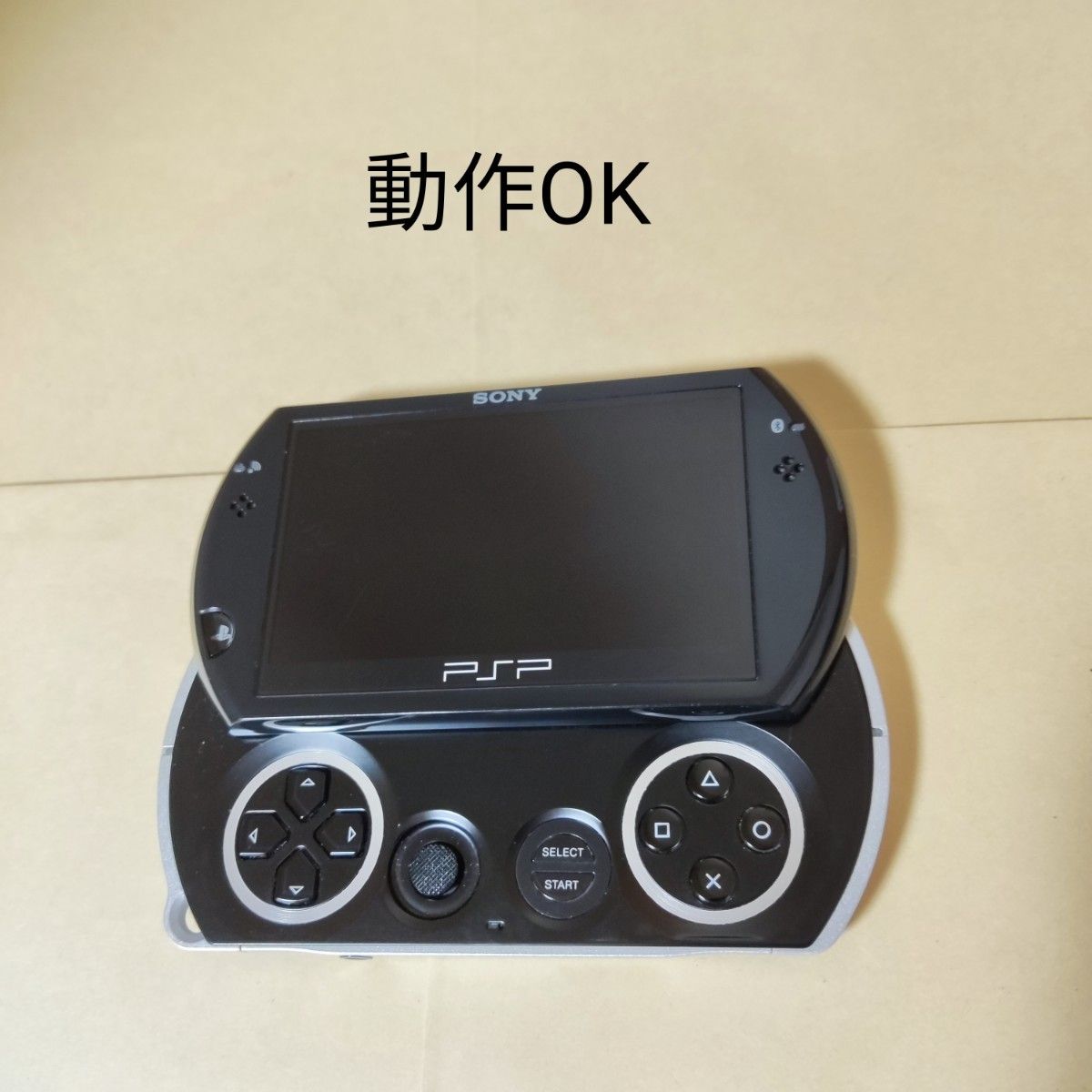 PSP go「プレイステーション・ポータブル go」 ピアノ・ブラック (PSP