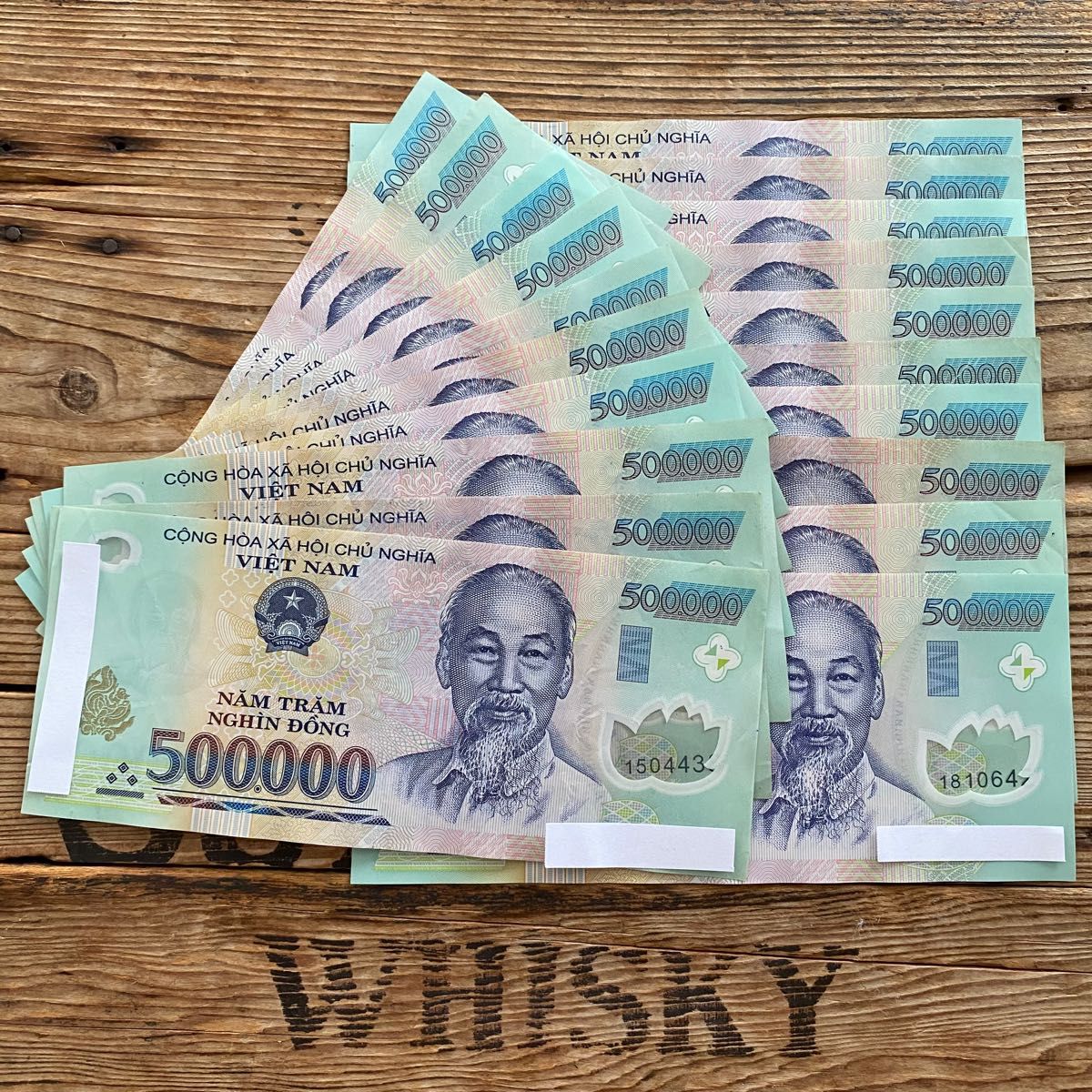 追跡あり 1000万ドン ベトナム紙幣 ベトナムドン 50万ドン×20枚 追跡あり 1000万ドン ベトナム紙幣 ベトナムドン 50万ドン×20枚