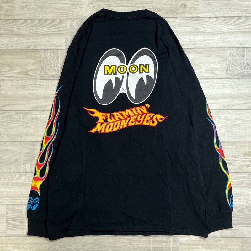 MOONEYES/ムーンアイズ/GILDANボディ/Flamin' MOONEYES L/S Tシャツ/両面・アームプリント長袖Tシャツ/ホットロッド風/ブラック_画像2