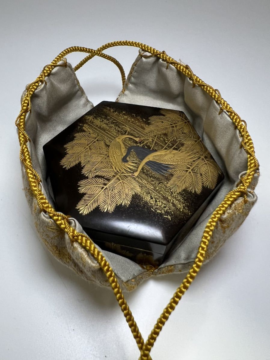 高級香道具 時代蒔絵『 唐松鶴蒔絵六角香合 金蒔絵 梨地 』箱付 # 香木
