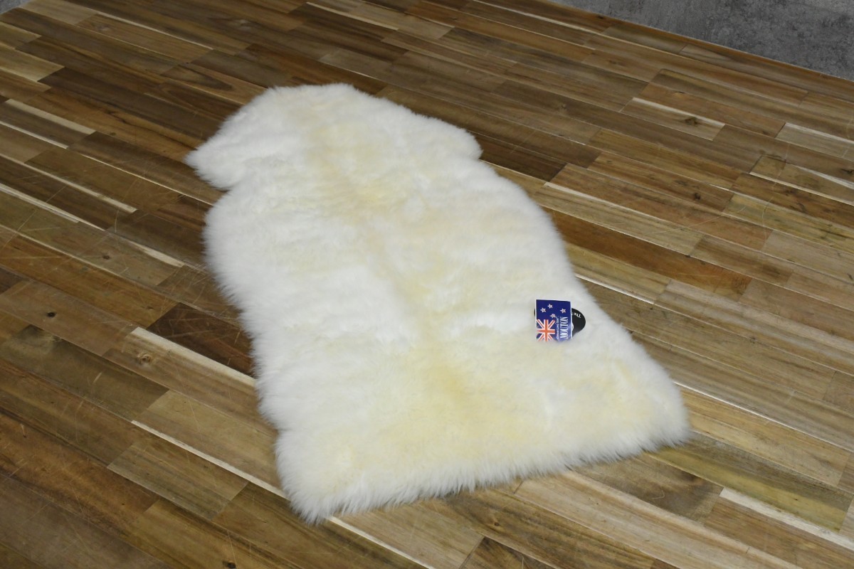 【オンライン限定商品】 PB3FK78e 未使用保管品 ムートンラグ 62×123cm 高級 カーペット マット 羊毛 絨毯 ミッドセンチュリースタイル 毛皮 敷物 インテリア ラグ一般 【オンライン限定商品】 PB3FK78e 未使用保管品 ムートンラグ 62×123cm 高級 カーペット マット 羊毛 絨毯 ミッドセンチュリースタイル 毛皮 敷物 インテリア ラグ一般