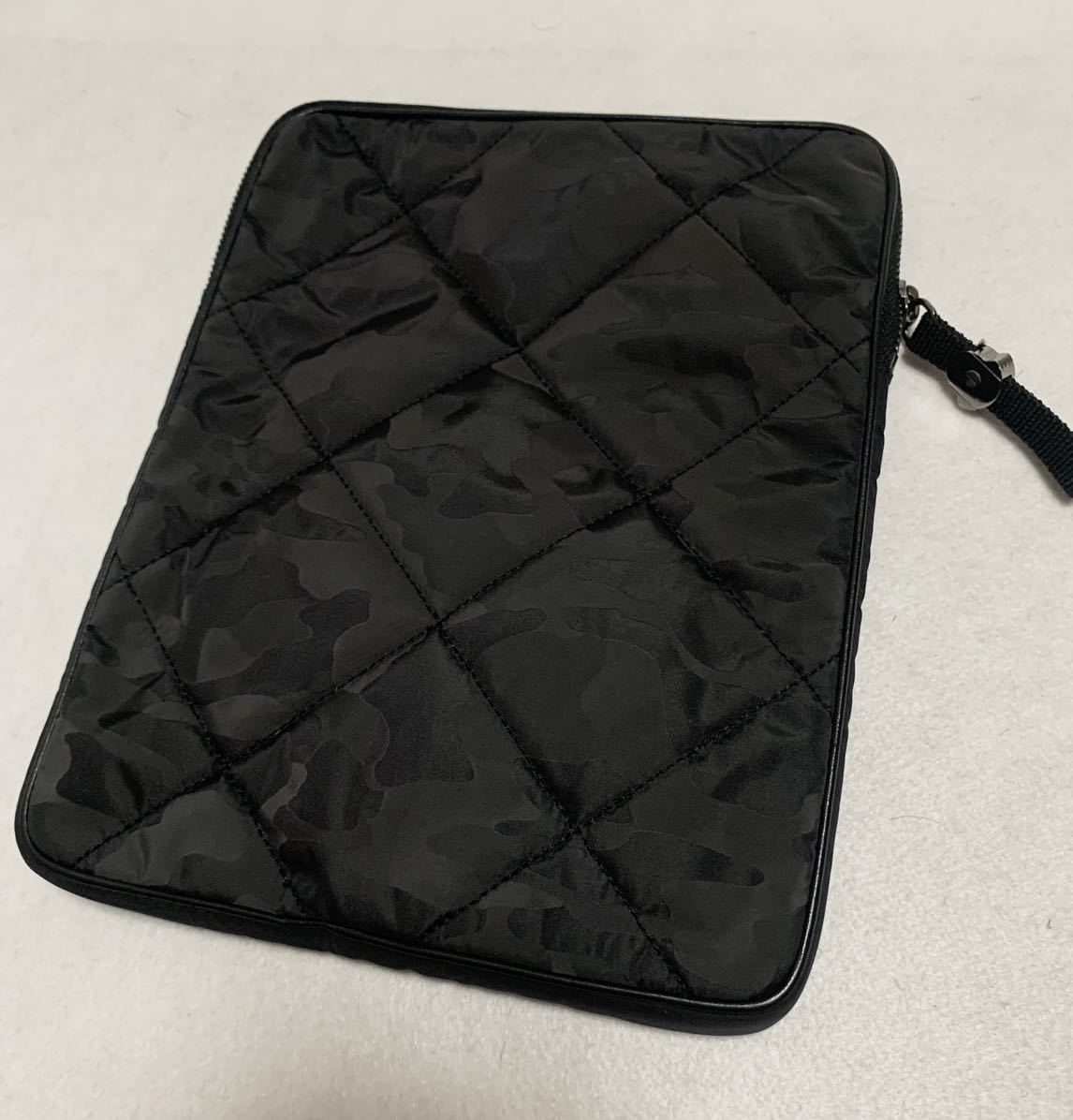 大流行中! 美品!MONCLER モンクレール クラッチバッグ カモフラ 迷彩