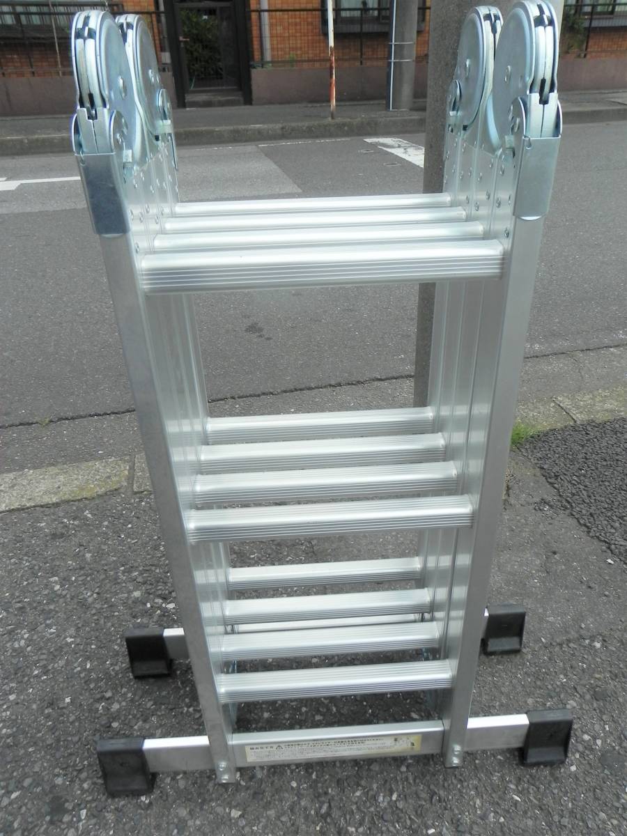  used * Manufacturers unknown step‐ladder 