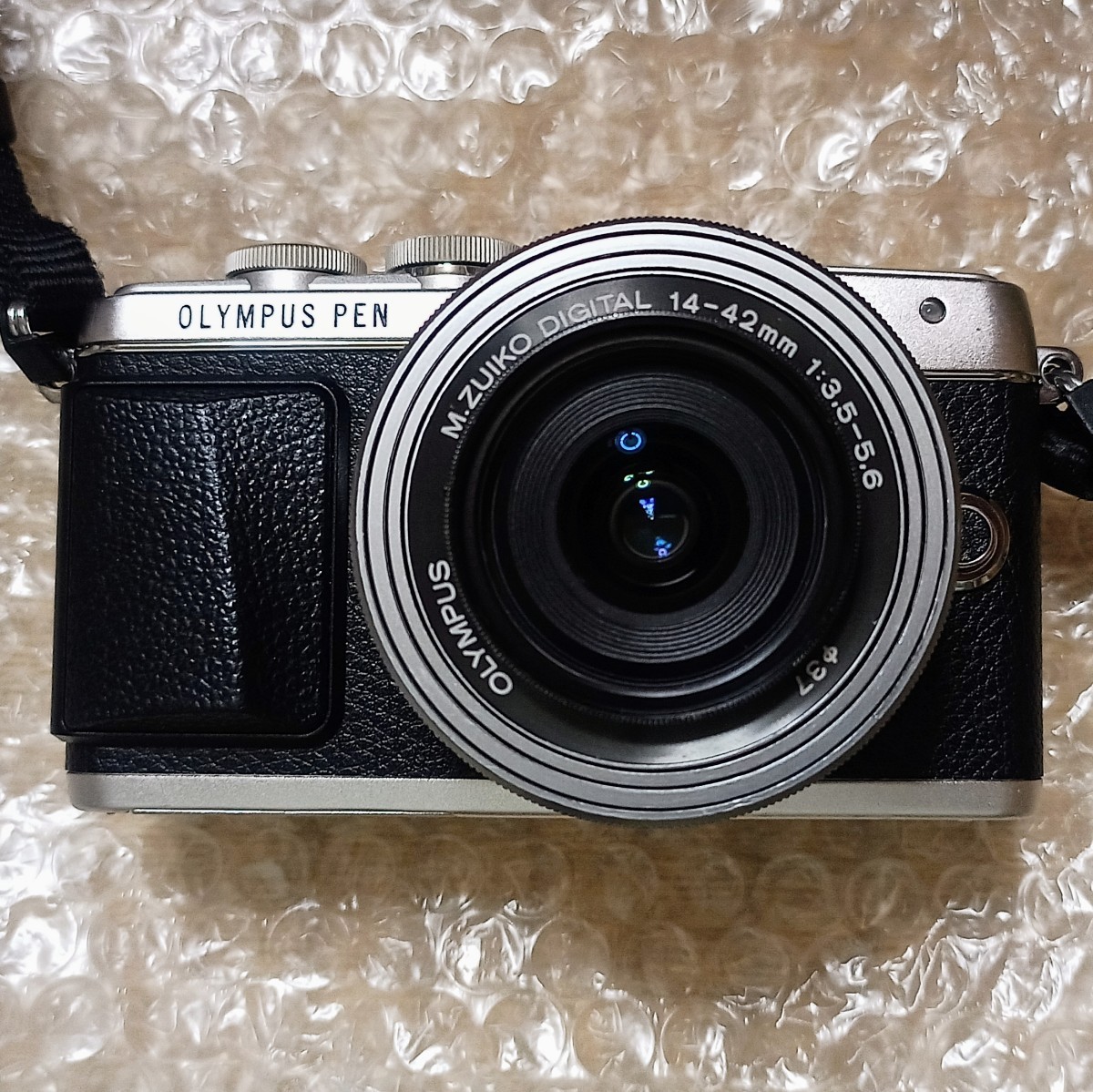 ミラーレス一眼カメラ OLYMPUS PEN Lite E-PL7 EZダブルズームキット