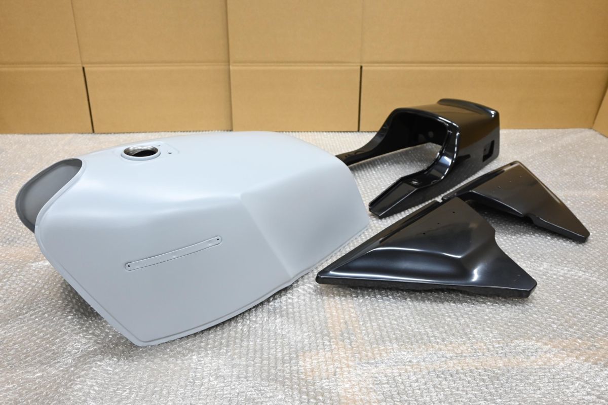 新品 Z1000MK2 Z750FX-1 塗装ベース 外装セット タンク 左右サイド