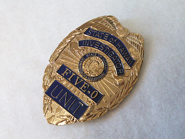 * prompt decision rare *Hawaii Five-O( Hawaii 5-0) replica Police badge 