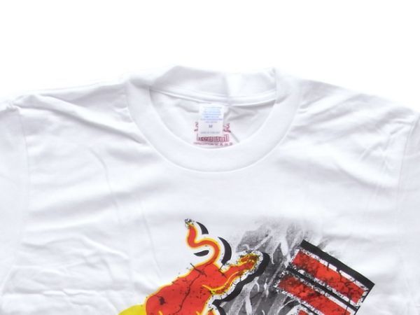レッド・ブル柄Tシャツ・Type2(ホワイト)／サイズМ_画像3