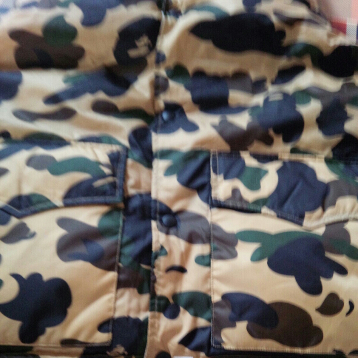 BAPE 　ファーストカモダウンベスト　Ｌサイズ　新品　シャーク　ベイプ　A BATHING APE エイプ　_画像1