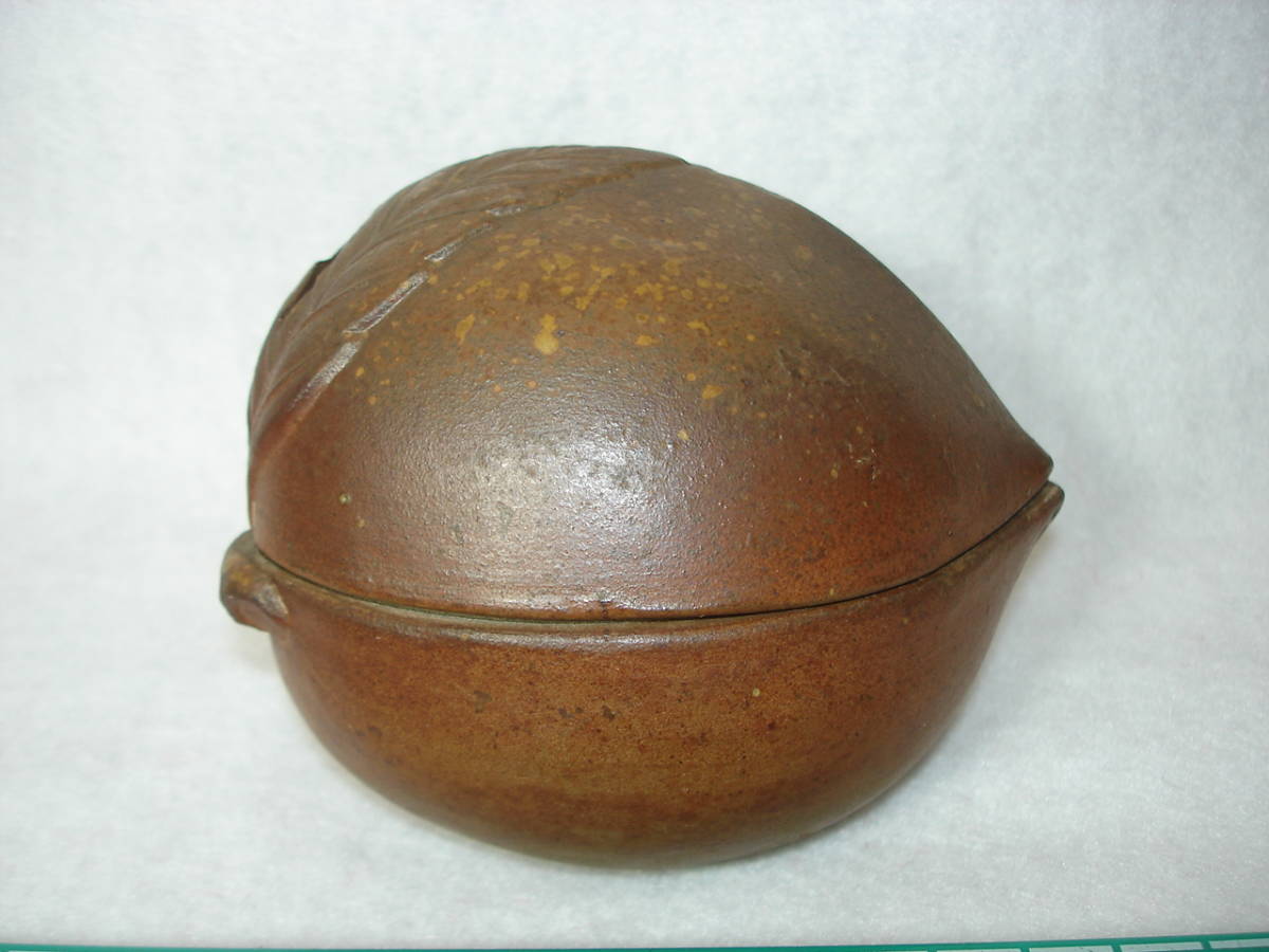 *[ excellent article .]* Bizen roasting censer incense case fragrance thing aroma therapy cover thing gold -ply kiln .. minute copper seal peach type .. Momo plant motif rare article beautiful goods Showa Retro 