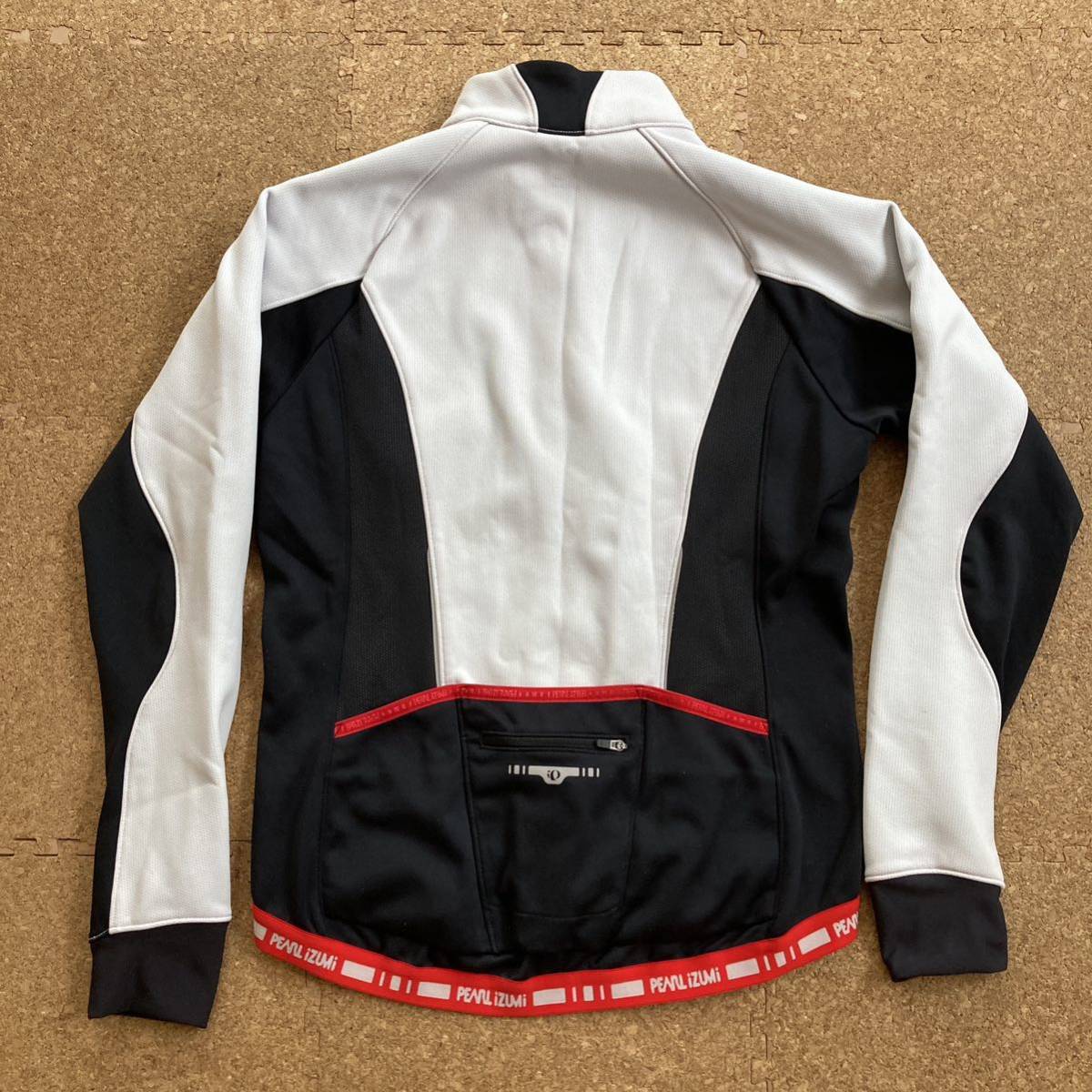 パールイズミ PEARL IZUMI サイクルウェア WIND BREAK サイクリングシャツ サイクルジャージ Mサイズ 白黒赤 レディース 裏起毛 長袖JACKET