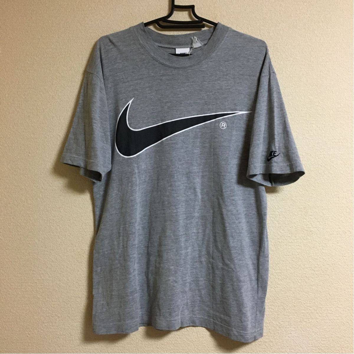 90's NIKE ナイキ ビッグスウォッシュ ロゴ刺繍 Tシャツ グレー L相当 90年代 スポーツMIX ストリート 銀タグ_画像2