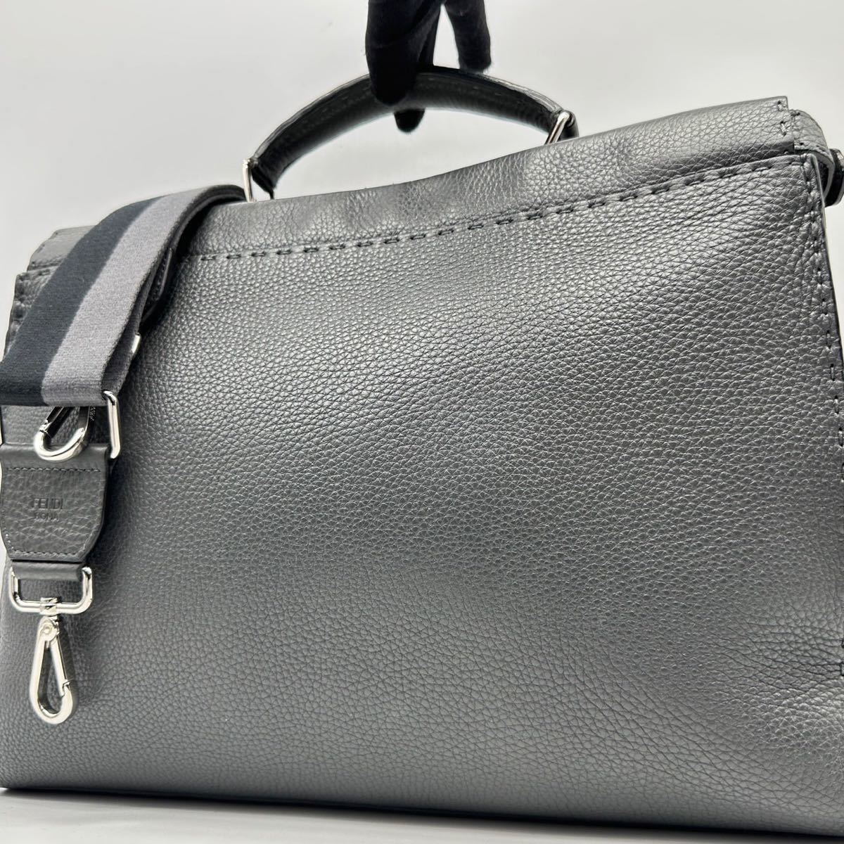 ヤフオク! - 《極美品・定価58万》FENDI フェンディ ピーカブーF...