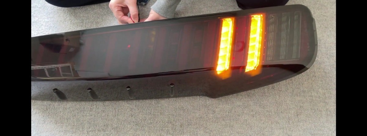 ダズフェローズ テールランプ 80ノア ヴォクシー エスクァイア 限定色