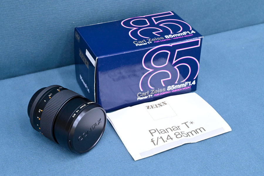 F227 マニア収集品 超美品 コンタックス CONTAX CARL ZEISS Planar 85mm F1.4_画像1