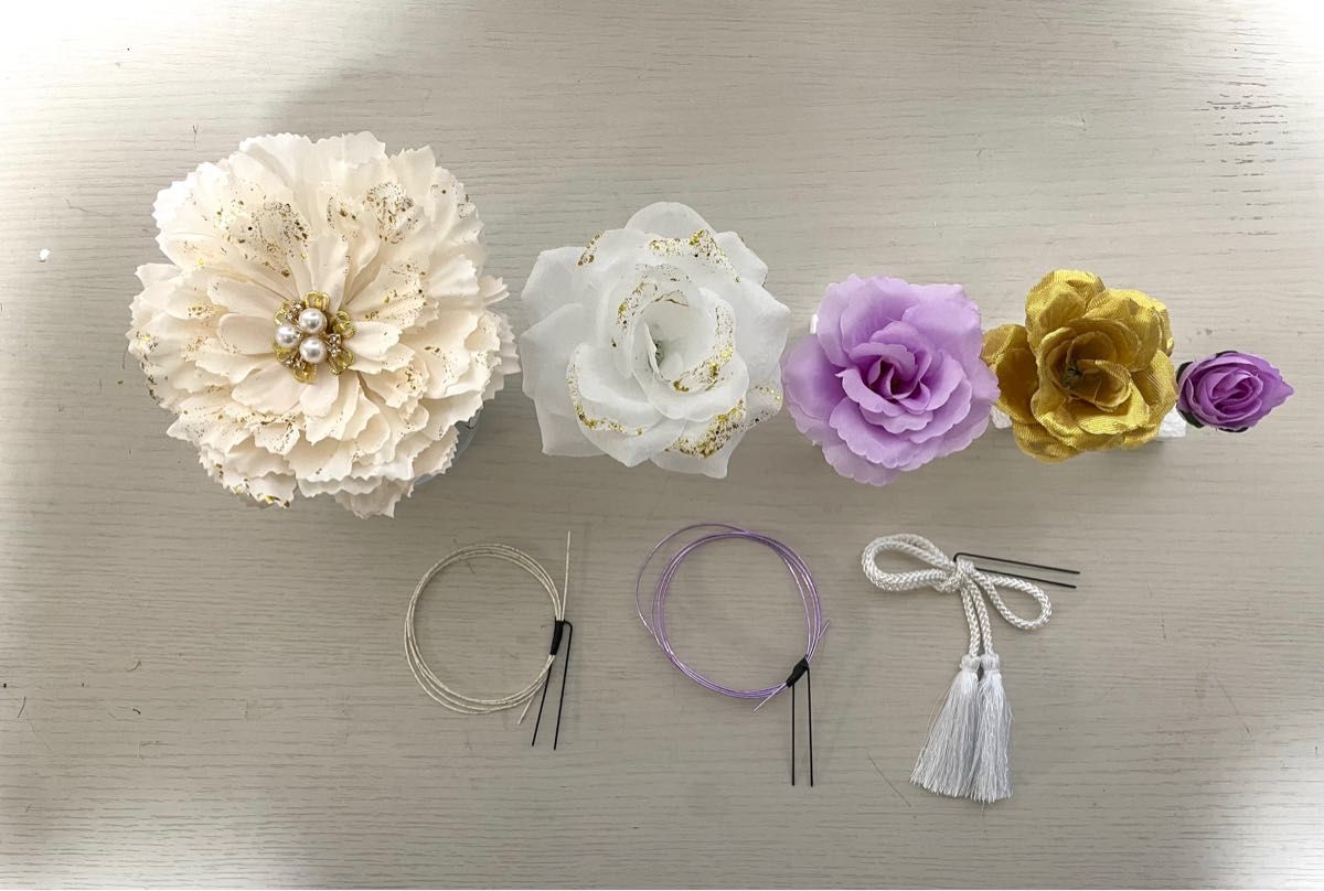 ☆2 髪飾り　白　紫　金　　成人式　結婚式　和装　薔薇　卒業式　袴　振袖