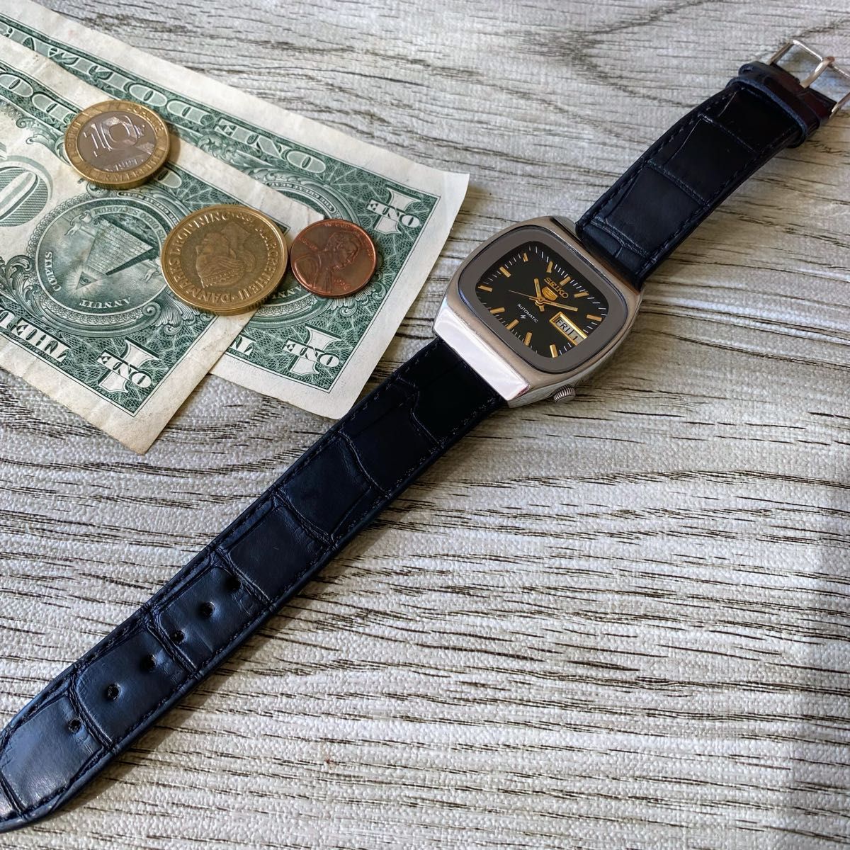 レトロな雰囲気】 送料無料 セイコー5 SEIKO5 メンズ腕時計 レトロな雰囲気】 送料無料 セイコー5 SEIKO5 メンズ腕時計