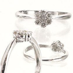 指輪 ダイヤモンド リング ダイヤモンド 0.2ct フラワー リング 花 リング k18ゴールド レディース アクセサリー_画像2