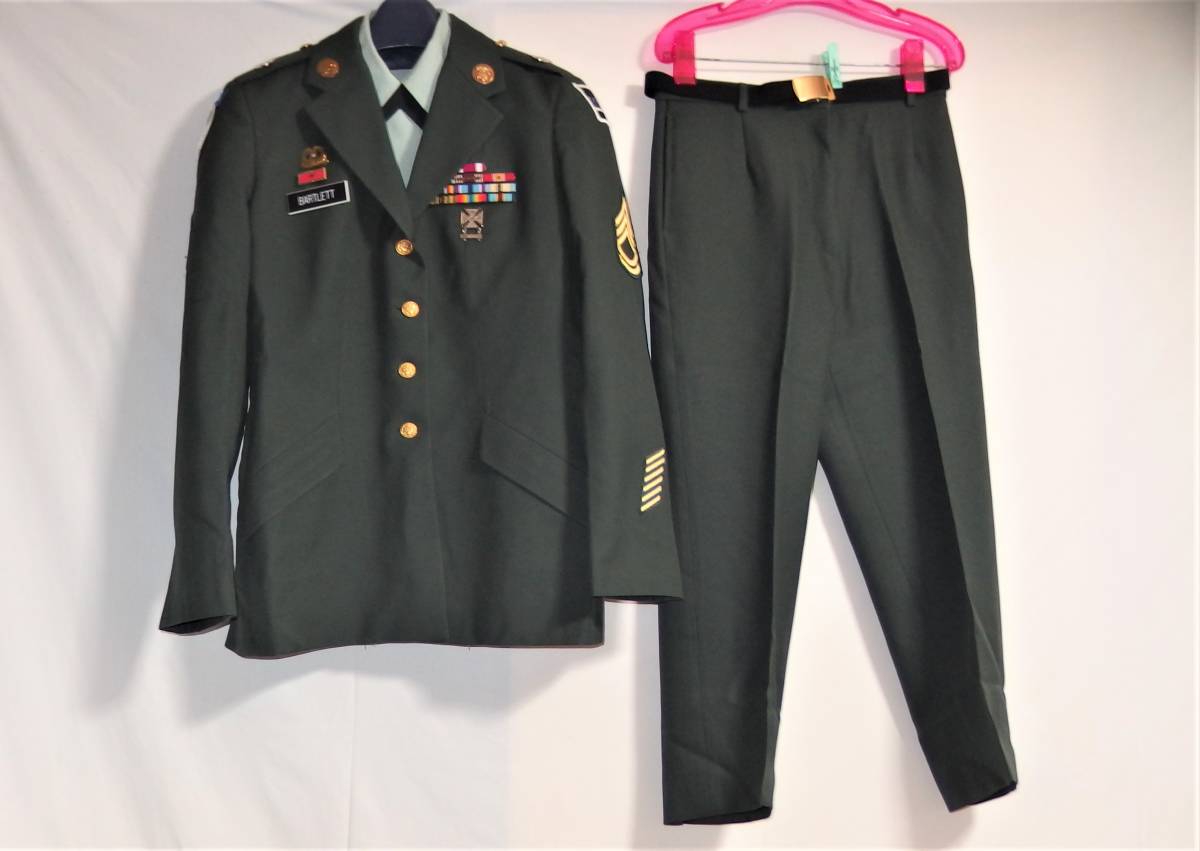 アメリカ陸軍女性用制服 上衣(徽章付)・パンツ・スカート・ブラウス