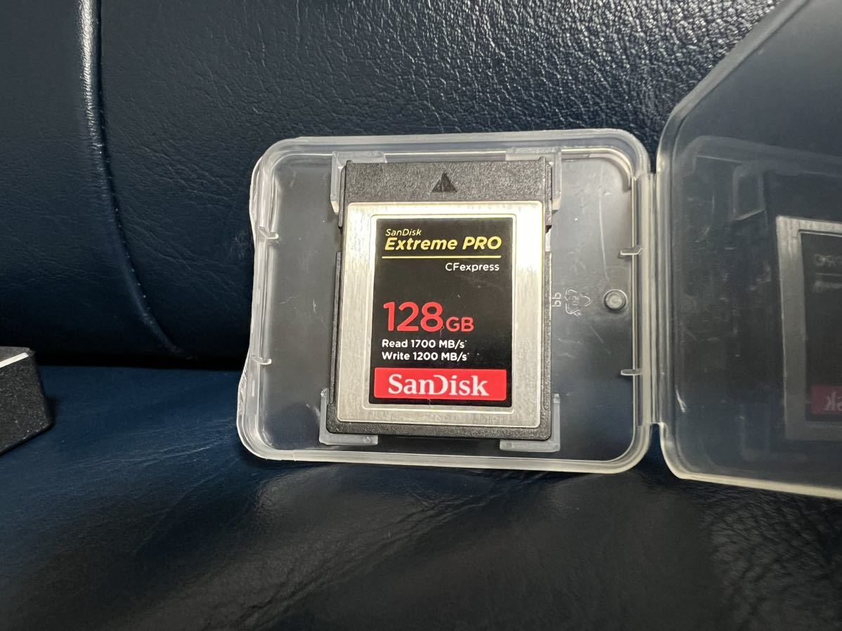 サンディスク CFexpress type B 128GB カードリーダー付 SanDisk | www