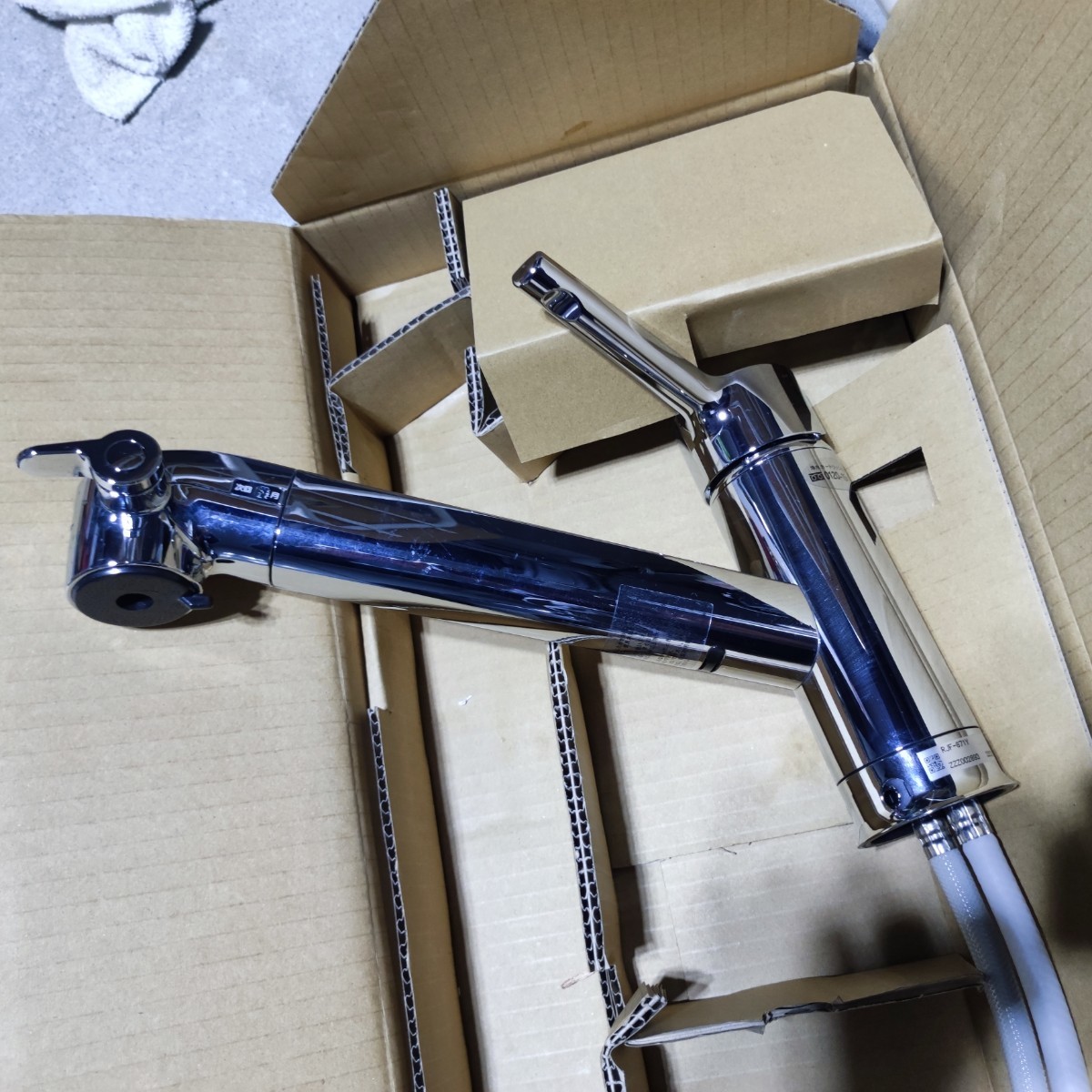 低価格 RJF-871Y シングルレバー混合水栓 LIXIL キッチン水栓 ワンホール 浄水器内蔵型 新古品 キッチン蛇口、水栓 低価格 RJF-871Y シングルレバー混合水栓 LIXIL キッチン水栓 ワンホール 浄水器内蔵型 新古品 キッチン蛇口、水栓