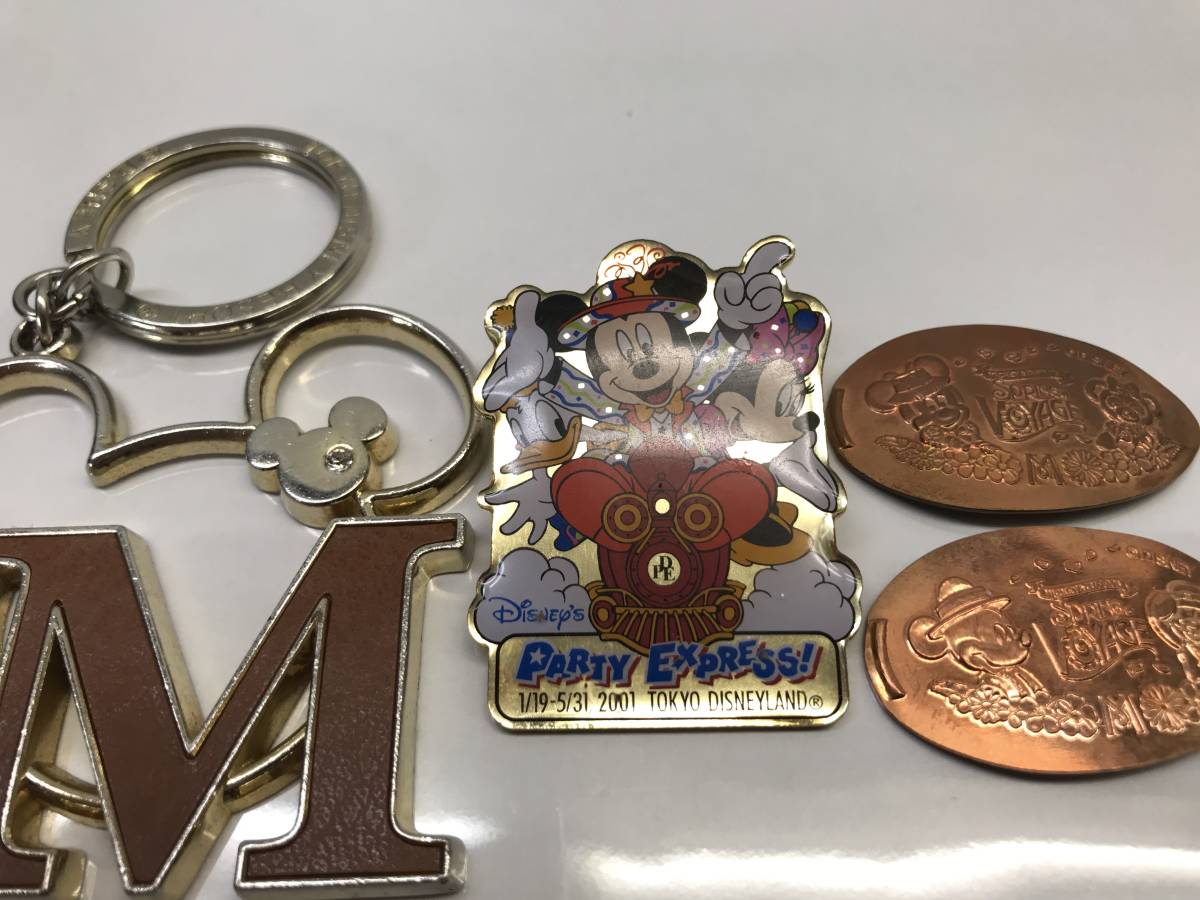 B073◇中古 ディズニー Disney ピンバッジ ピンバッチ スーベニアメダル アルファベッドキーチェーン キーホルダー 他※キズや汚れ等有_画像4