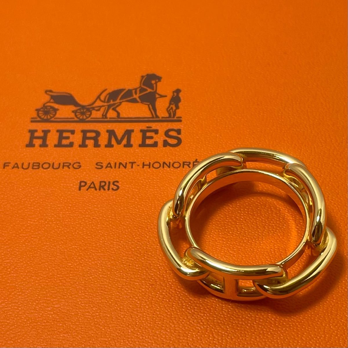 【美品】 HERMES エルメス スカーフリング シェーヌダンクル ゴールド 箱付き ゴールドカラー エルメススカーフ