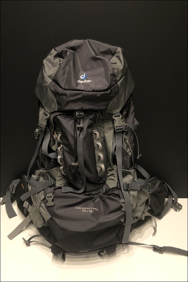 【送料無料】東京)deuter ドイター エアコンタクトプロ 70L+15 グレー