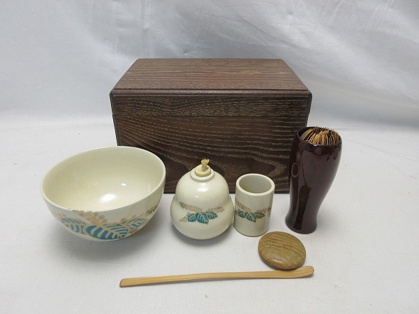 I04418 【 美品 茶道具 桑 茶箱セット 茶碗 茶筅 振出 巾筒 香合 茶匙 箱無 】 検) 茶箱揃 煎茶道具 茶懐石 茶器 茶の湯 茶席 茶事ⅱ