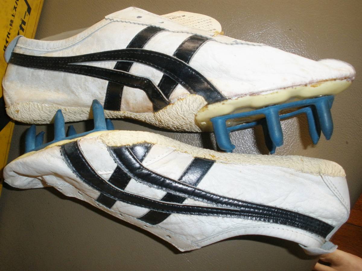 相当珍しいです。 デットストック 未使用 オニツカ スパイク 42 相当珍しいです。 デットストック 未使用 オニツカ スパイク 42