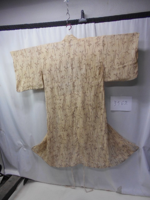 大雅堂3562　時代　芭蕉布　着物　女性用　身丈125㎝　笹竹模様　本麻　リメイク　アンティーク　越前蔵うぶだし