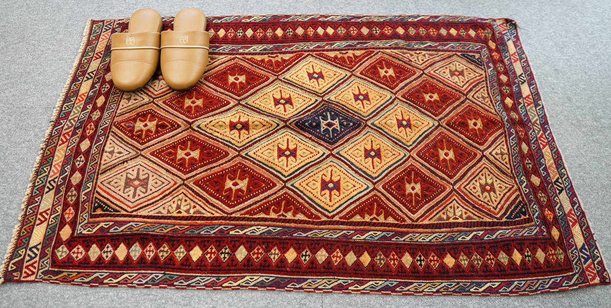 109×72㎝【手織りマシュワニキリム】トライバルラグ 手織り絨毯-
