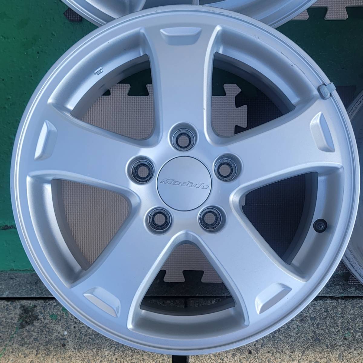 中古１６インチ　４本セット　ホンダ　モデューロ　１６×６　　５穴　PCD１１４.３　オフセット５５_画像3