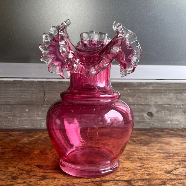 フラワーベース　花瓶　ピンク　オブジェ