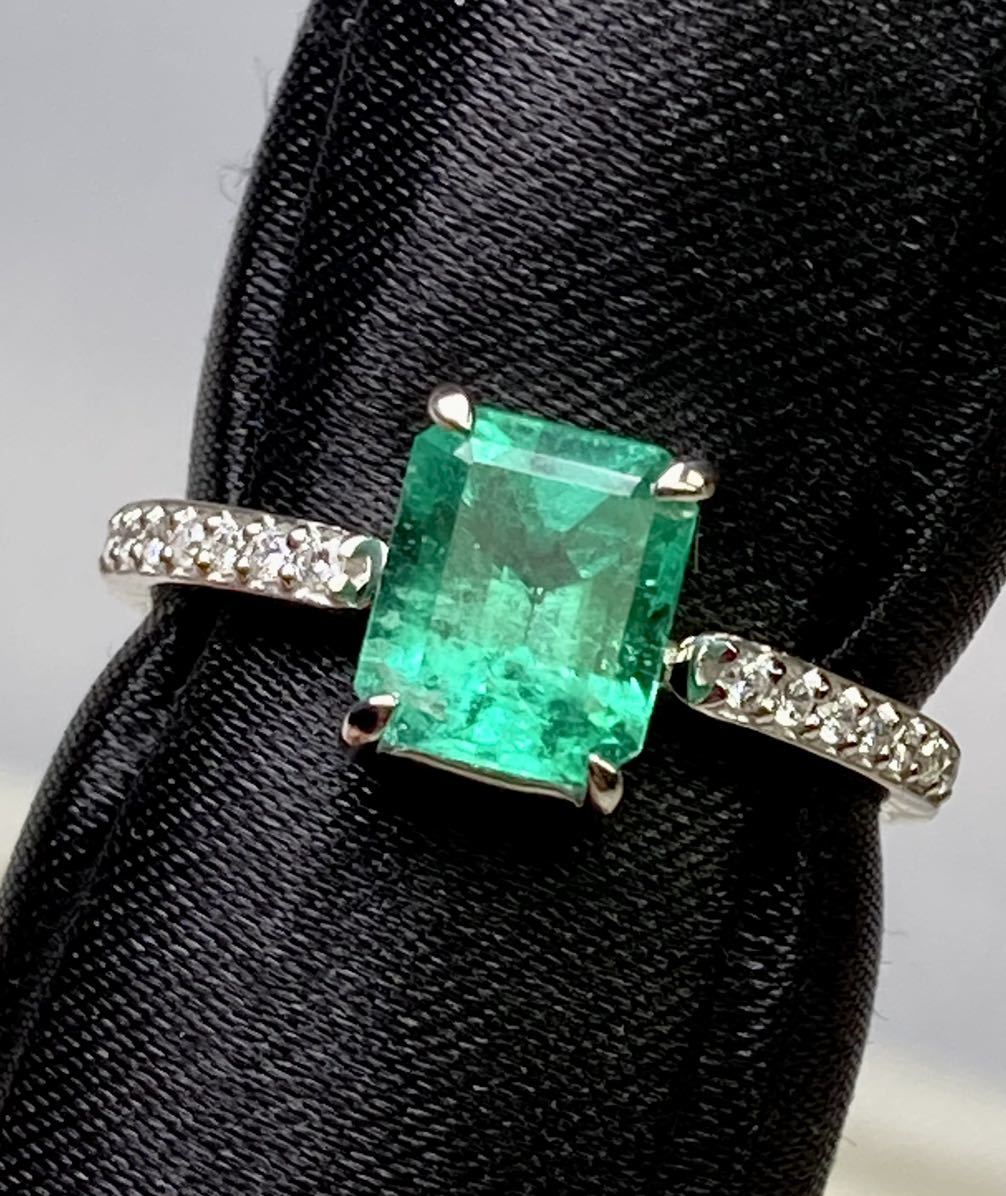 *** new goods ** natural emerald 1.28ct diamond ring D0.09ct/Pt950 Emerald ring*
