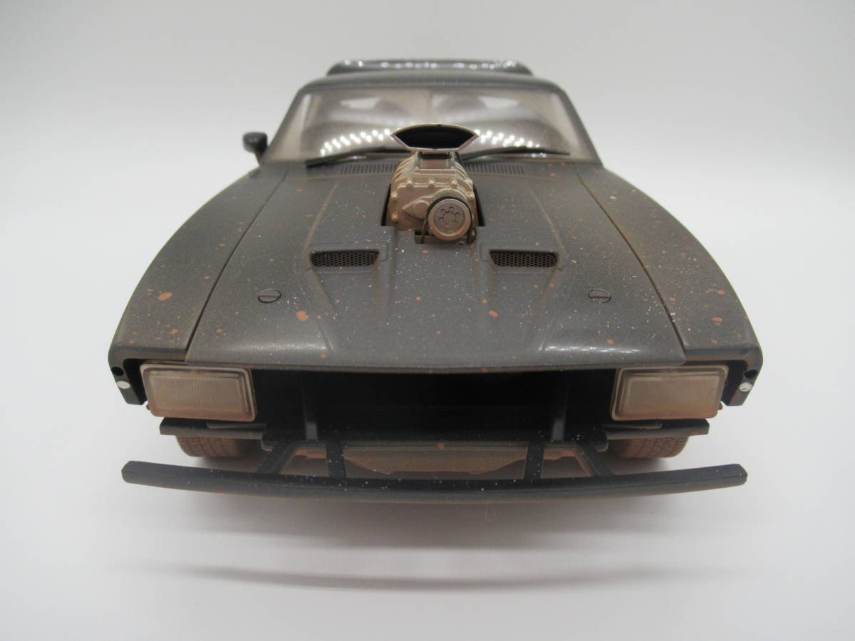 【Y5655】MAD MAX2 オートアート 1/18 THE ROAD WARRIOR INTERCEPTOR ウェザリングバージョン マッドマックス2 Ultimate Edition 送料無料の画像3