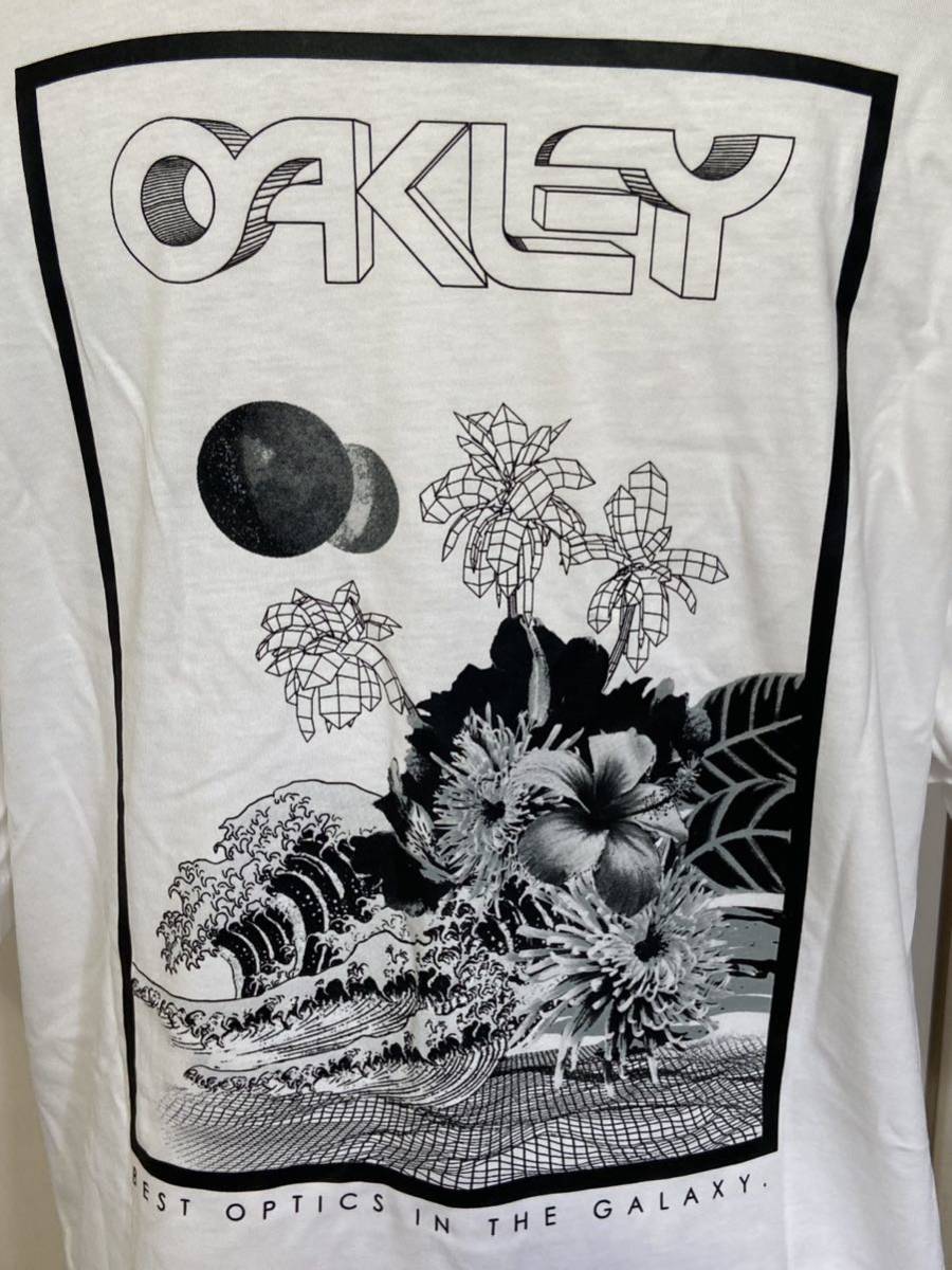 メンズ・新品【OAKLEY★オークリー】Tシャツ・バックプリント・ホワイト・薄手素材・Sサイズ（やや大きめ）_画像2