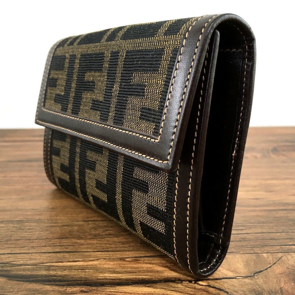 ☆送料無料☆ 極美品 FENDI 三つ折り財布 307290 ズッカ柄 357_画像4