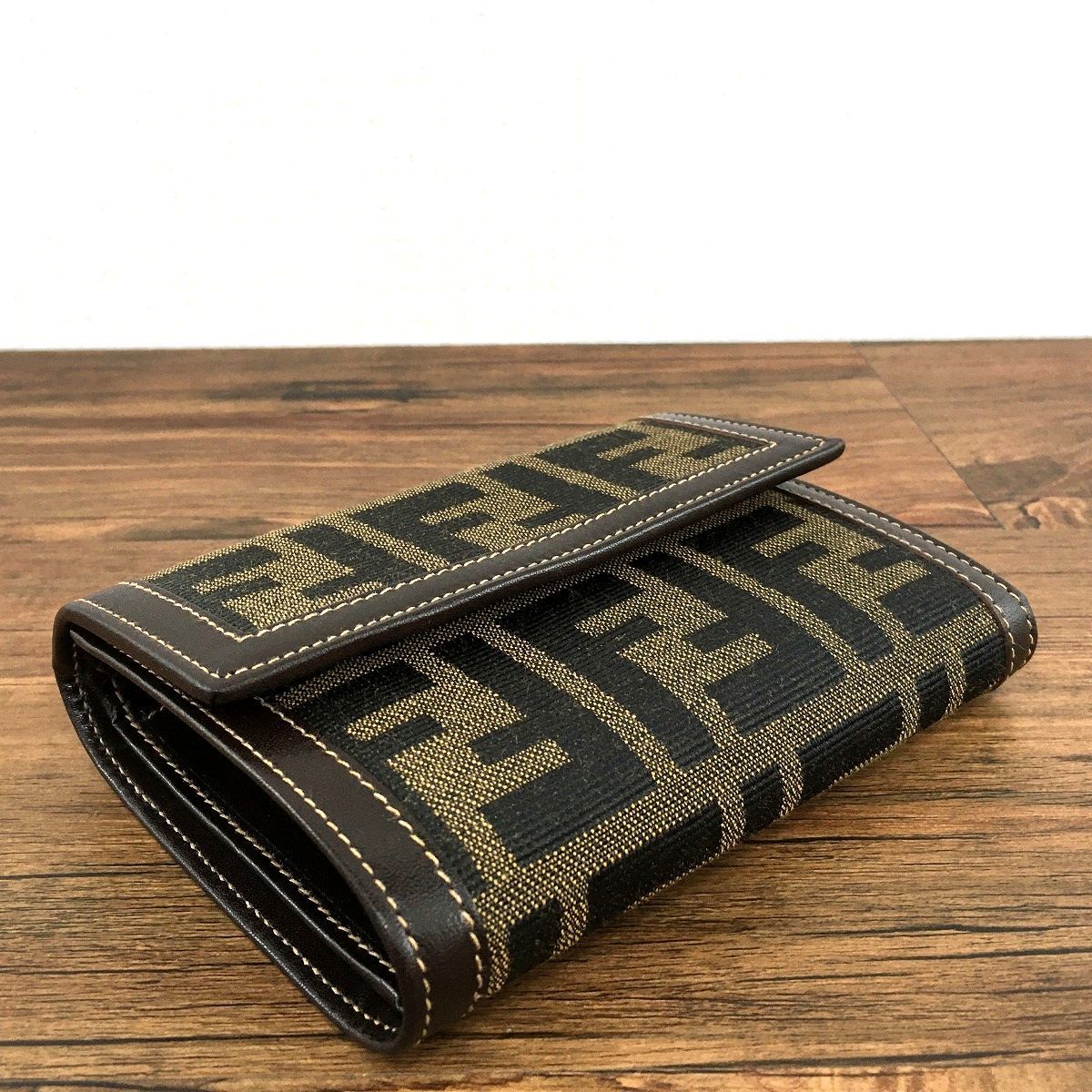 ☆送料無料☆ 極美品 FENDI 三つ折り財布 307290 ズッカ柄 357_画像6