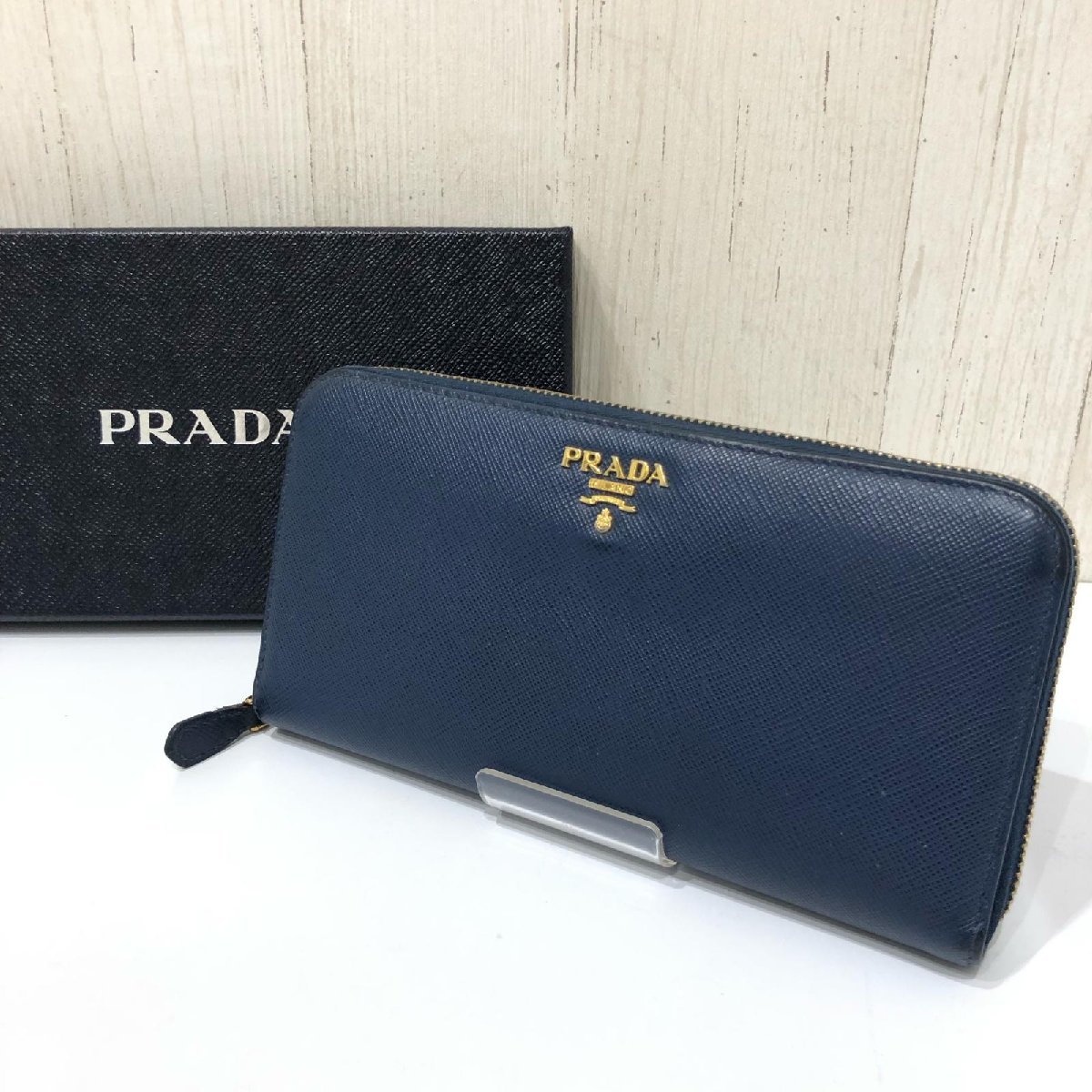 PRADA プラダ サフィアーノレザー 1ML506 ラウンドファスナー 長財布