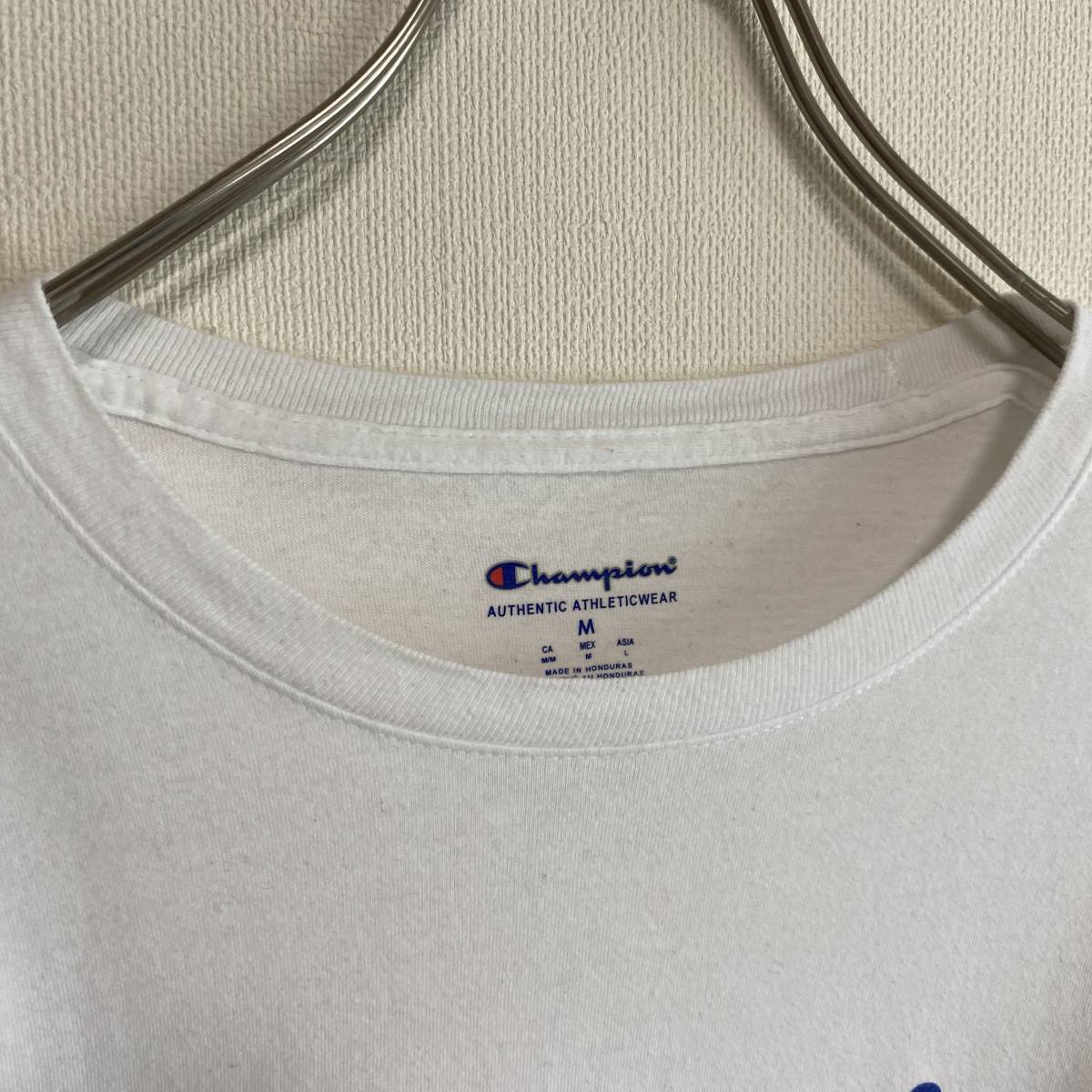 アメリカ古着　champion　チャンピオン　長袖 Tシャツ　ロンT　Mサイズ　ホワイト　白T　ビッグロゴ 【J674】