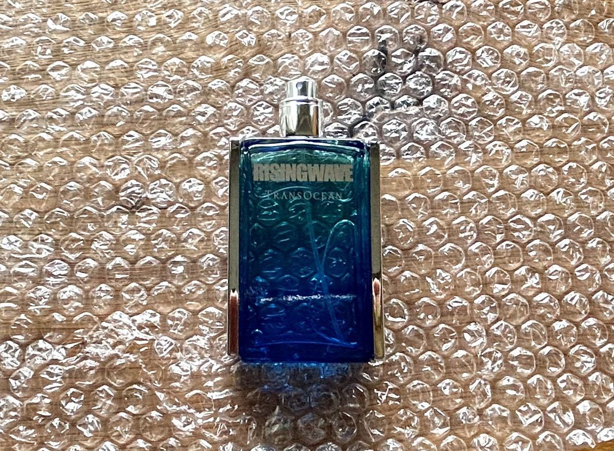ライジングウェーブトランスオーシャンサージブルーオードトワレR 50ml、新品の未使用ですが箱とキャップ無しです。 PHYT’S トランスオーシャンサージブルーオードトワレ50ml