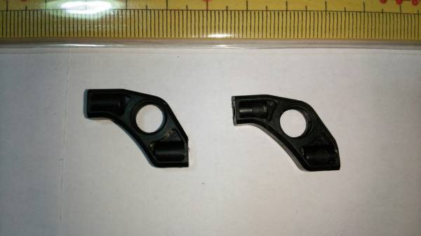  car make unknown rocker arm? mechanism box? installation bracket? total length approximately 25mm width 6mm center hole diameter 8mm axis hole diameter approximately 2.5mm(M3)2 piece postage cheap 84 jpy 