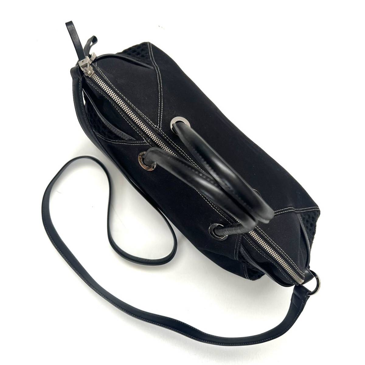 【送料無料】GIVENCHY ジバンシー エンボスロゴ　2way ショルダーバッグ　トートバッグ　ブラック　黒　カバン　ロゴ　鞄　レザー