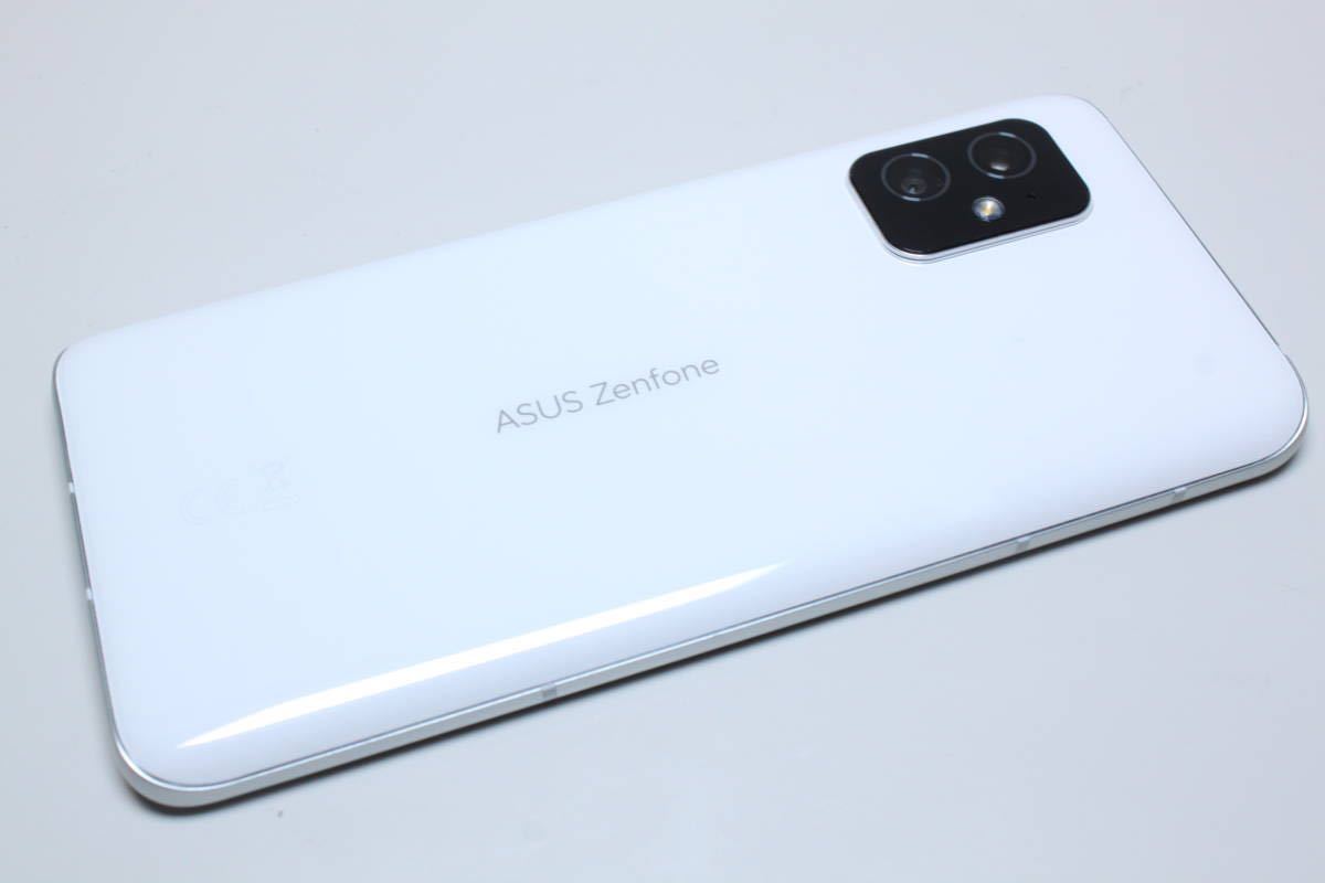 極上美品】ASUS Zenfone8 8GB/128GB ムーンライトホワイト SIMフリー