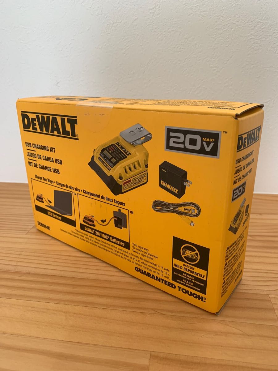 残り１つ【メーカー純正品 即納可】Dewalt 100W高速充電 USBモバイルバッテリ