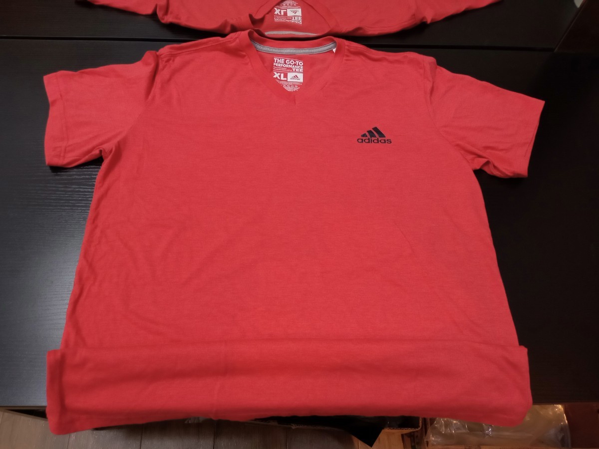 ★F003 adidasアディダス 半袖Tシャツ シンプルTシャツ スポーツ カラーTシャツ Vネック 赤系 _画像5