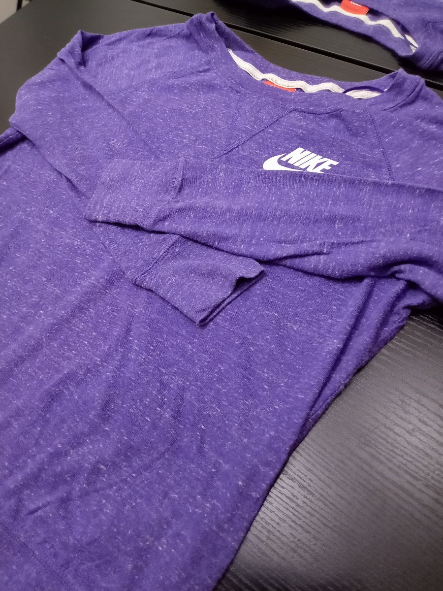 ★E099 NIKE ナイキロンT 長袖Tシャツ カラーTシャツ ラグラン レディースM 紫系 _画像9