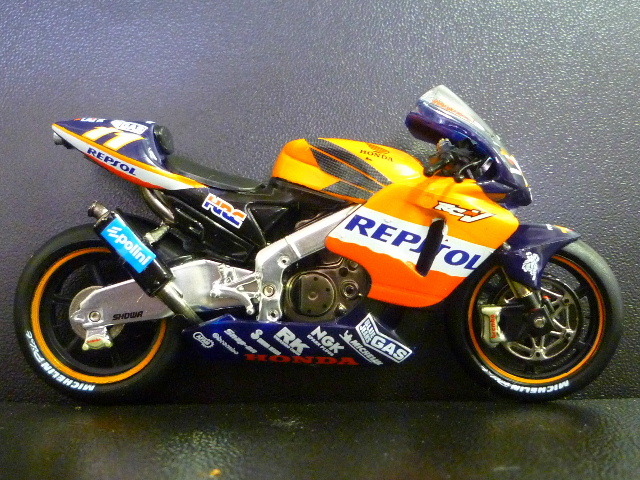 ixo製品 1/24 レプソル ホンダ RC211-Ｖ 宇川　徹　#11 HRC REPSOL HONDA RC 211V 2002 MotoGP_サンプル画像